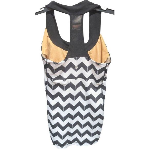 LULULEMON Scoop Neck Tank Arrow Chevron Polar Cream/ Black Size 6 - Picture 4 of 4